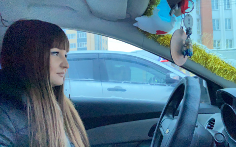 Девушка-таксист из Чебоксар о чаевых, обидчивых пассажирах и повышенном внимании: "Приходилось применять перцовый баллончик"