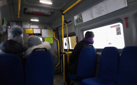 На пяти маршрутах до Новочебоксарска выявили нарушения в графике движения в часы пик