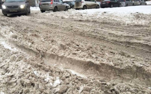 Почему в Чебоксарах не вывозят снег, и как власти планируют решать эту проблему