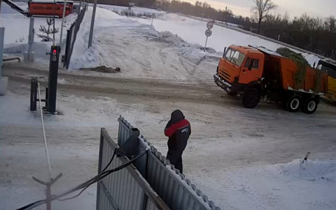 На свалку в Новочебоксарск повезли грязный снег из Чебоксар: "За ночь сделано было 90 рейсов"