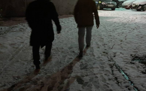 Двое чебоксарцев украли мусорные контейнеры: один продали, второй выбросили