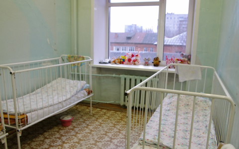 За год в Чувашии погибли шесть младенцев: троих из них во сне придавили мамы