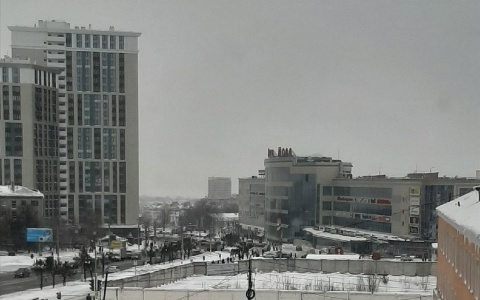 В Чебоксарах эвакуировали и оцепили несколько крупных ТЦ