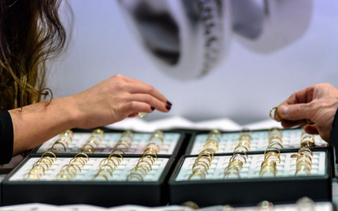 В ПФО мужчины чаще женщин инвестируют в ювелирные украшения