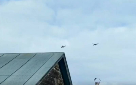 В небе над Батыревским районом заметили военные вертолеты