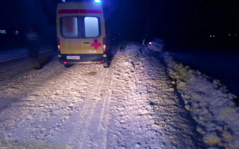 Пока житель Чувашии ходил в магазин, у него угнали машину и сбили на ней мужчину