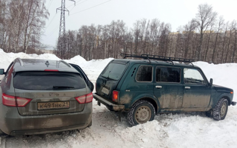 Чебоксарку зажали две легковушки: женщина осталась без пальца