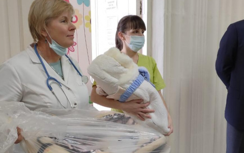 В Чебоксарах выходили малыша, который родился с весом 490 грамм