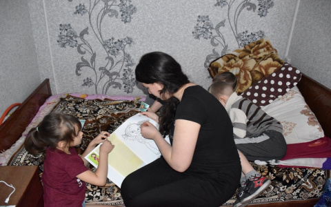 В Шумерле приняли первую семью из Донбасса: для них собирают вещи и продукты