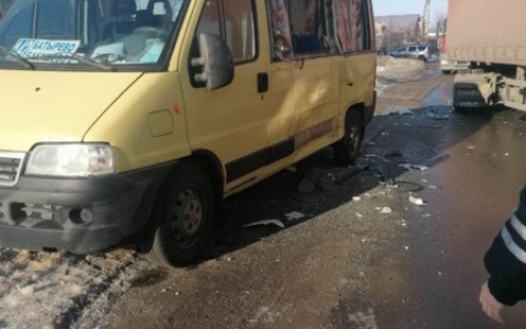 В Чувашии автобус с 13 пассажирами попал в ДТП, есть пострадавшие