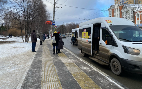 В общественном транспорте отключили бесконтактную оплату проезда с помощью телефонов