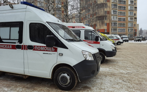 Новочебоксарец сбил школьниц и сам привез их в больницу