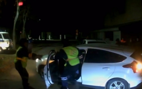 В Чувашии наказали водителя, который сбил дверкой авто инспектора ДПС и хотел скрыться