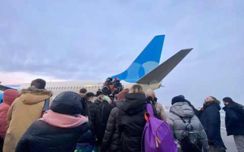 Запрет на некоторые авиаперелеты продлили еще на неделю