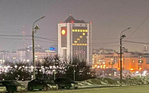 В Чебоксарах на зданиях правительства появились символы Z