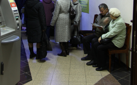 Жители Чувашии не смогут расплачиваться Мastercard и Visa за границей