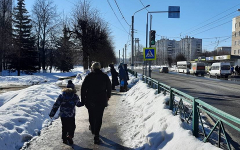 Стал известен размер новой выплаты на детей от 8 до 16 лет