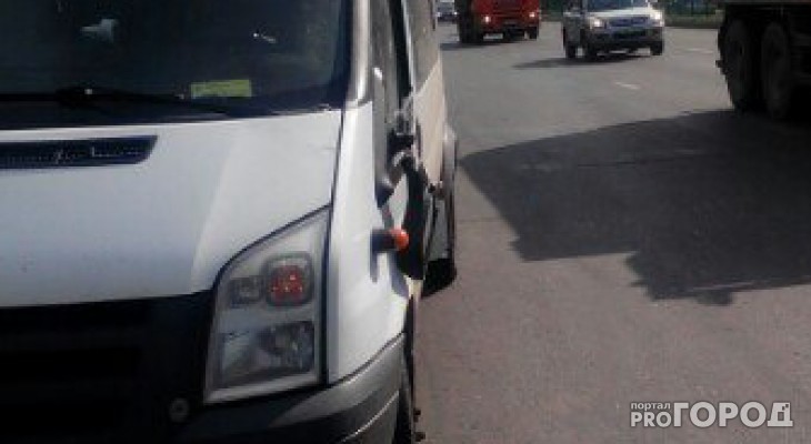 В Чебоксарах водитель маршрутки плюнул в лицо водителя "жигулей"