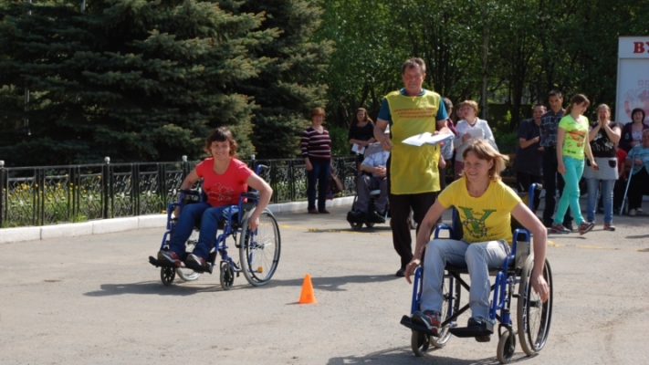 В Чувашии прошли гонки на инвалидных колясках
