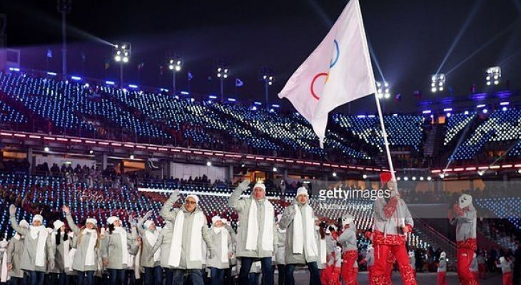 Российские спортсмены на открытии Олимпиады прошли под нейтральным флагом