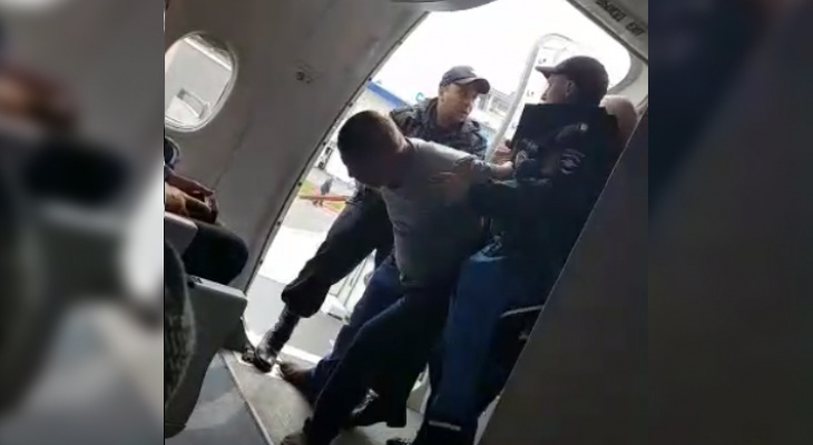 С рейса «Чебоксары-Сочи» сняли буйного пассажира