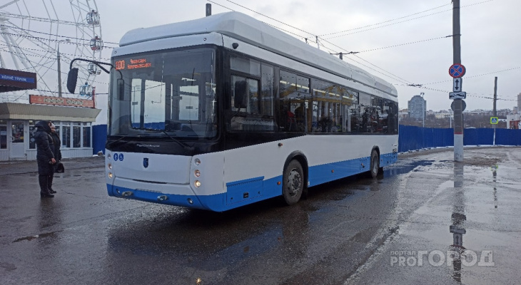 Новый троллейбус № 100 сломался на второй день работы