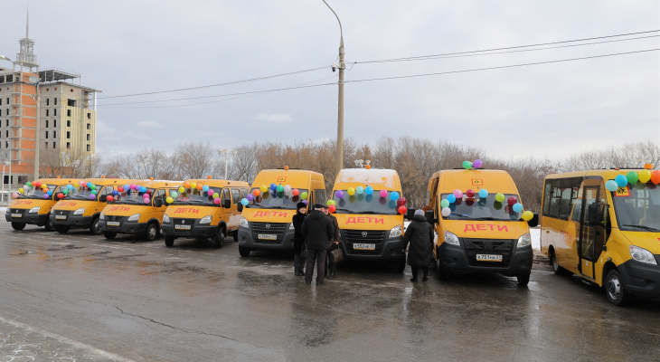 Изношенные школьные автобусы заменят на новые Изношенные школьные автобусы заменят на новые