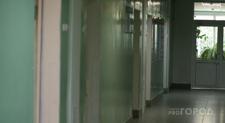 В больнице Новочебоксарска расклеили фото голой горожанки