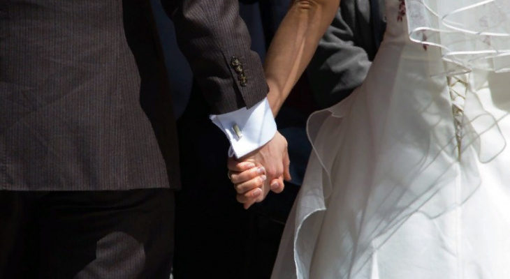В Чебоксарах полностью прекратили разводы и свадьбы