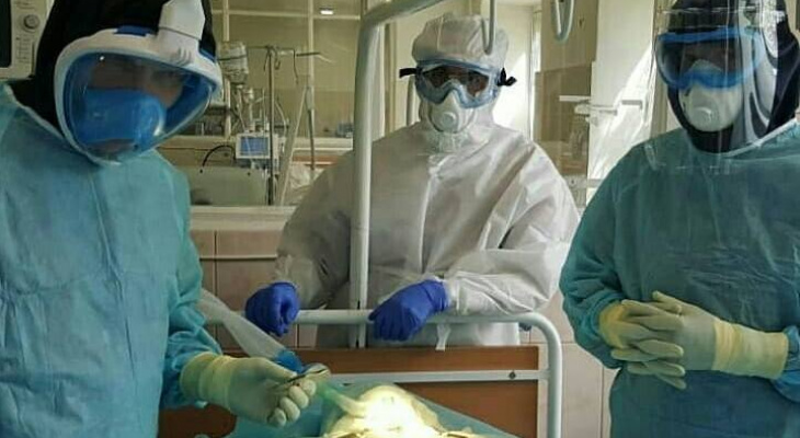 В Чебоксарах зараженному провели операцию: "Бригада работает в аэрозольном облаке с миллиардами вирусных тел"