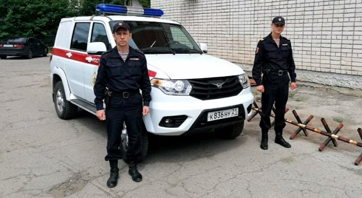 Росгвардейцы случайно заметили огонь и спасли дачу Росгвардейцы случайно заметили огонь и спасли дачу