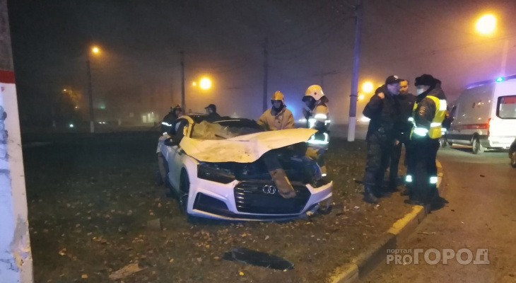 В Чебоксарах Audi влетела в дорожное кольцо, водитель втихаря покинул место ДТП