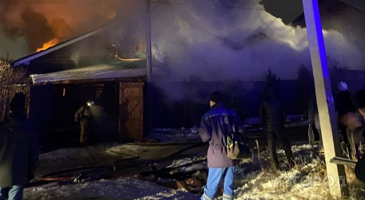 Следователи выдвинули версию пожара в чебоксарском коттедже с двумя погибшими