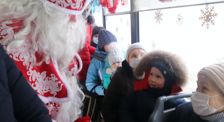 Перед Рождеством в Новочебоксарске пустят бесплатный троллейбус с волшебными героями