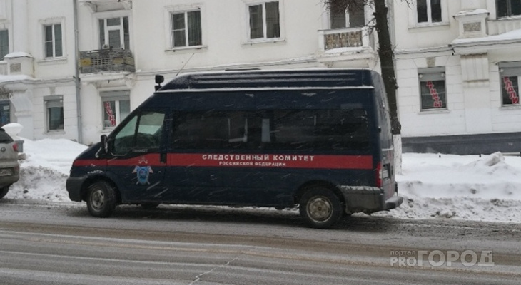 Чебоксарец застал девушку в постели с любовником и решил зарезать последнего Чебоксарец застал девушку в постели с любовником и решил зарезать последнего