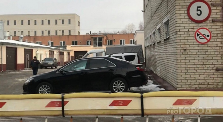 Власти Чувашии распродают 8 казенных авто: есть и Volkswagen Phaeton, и Mercedes Benz Власти Чувашии распродают 8 казенных авто: есть и Volkswagen Phaeton, и Mercedes Benz