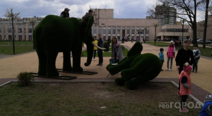 Чебоксарцы о поваленной фигуре слона у кадетского корпуса: 