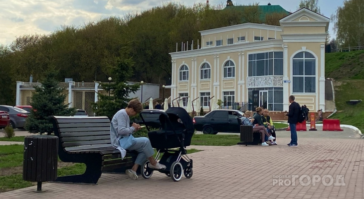 Путин подписал закон о поддержке семей с детьми и беременных Путин подписал закон о поддержке семей с детьми и беременных