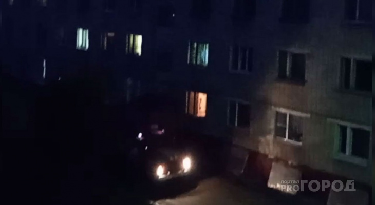 В Новочебоксарске загорелось общежитие