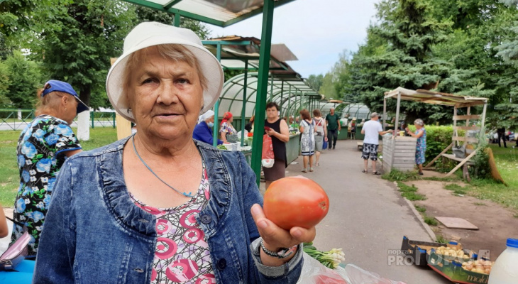 Цены на овощи и фрукты на рынках Чувашии: "Что-то подорожало, а что-то упало" Цены на овощи и фрукты на рынках Чувашии: "Что-то подорожало, а что-то упало"