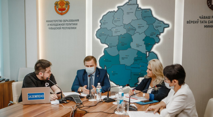 Медики и вице-премьер Чувашии ответили на вопросы жителей по вакцинации Медики и вице-премьер Чувашии ответили на вопросы жителей по вакцинации