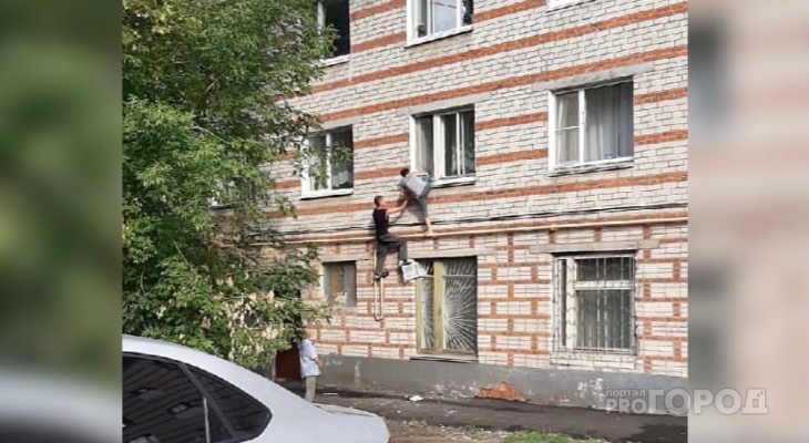 В Новочебоксарске с высоты второго этажа упала женщина: «Ой-ой, мама» В Новочебоксарске с высоты второго этажа упала женщина: «Ой-ой, мама»