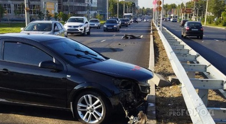 В районе "МТВ-Центра" Opel врезался в отбойник: водителя увезла скорая В районе "МТВ-Центра" Opel врезался в отбойник: водителя увезла скорая