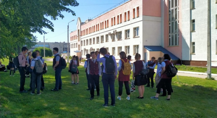 «Единая Россия»: «Школьники продолжат обучение в очной форме»