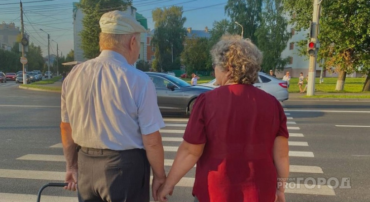 Когда пенсионеры получат обещанные Путиным 10 тысяч рублей Когда пенсионеры получат обещанные Путиным 10 тысяч рублей