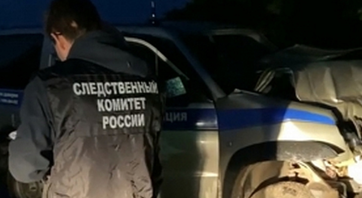 В Чувашии завели уголовное дело после того, как пьяный полицейский сбил мужчину на служебной машине В Чувашии завели уголовное дело после того, как пьяный полицейский сбил мужчину на служебной машине