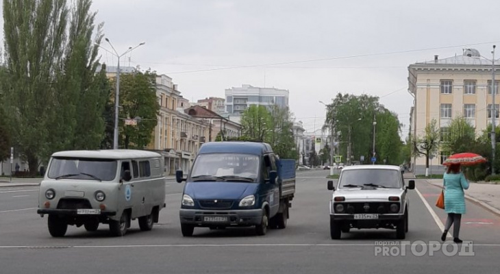 В Чувашии распродают 14 казенных машин: есть внедорожник за 16 тысяч рублей