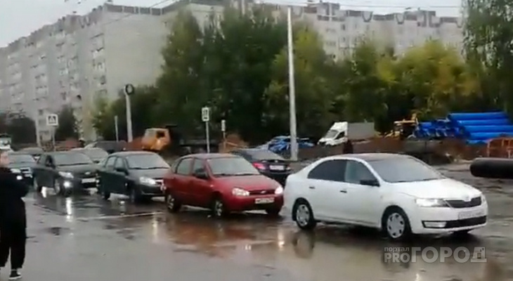 Ладыков после утренней километровой пробки рекомендовал автолюбителям пересесть на общественный транспорт Ладыков после утренней километровой пробки рекомендовал автолюбителям пересесть на общественный транспорт