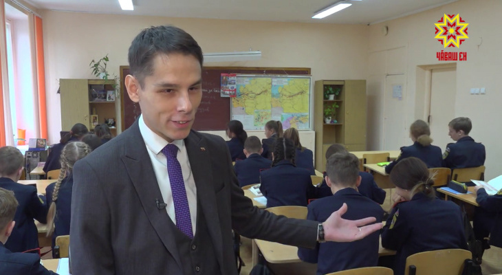 Новочебоксарский учитель ведет YouTube-канал и немножко манипулирует учениками: 