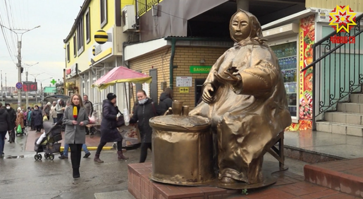 Скульптуру бабушки у Центрального рынка могут убрать с 